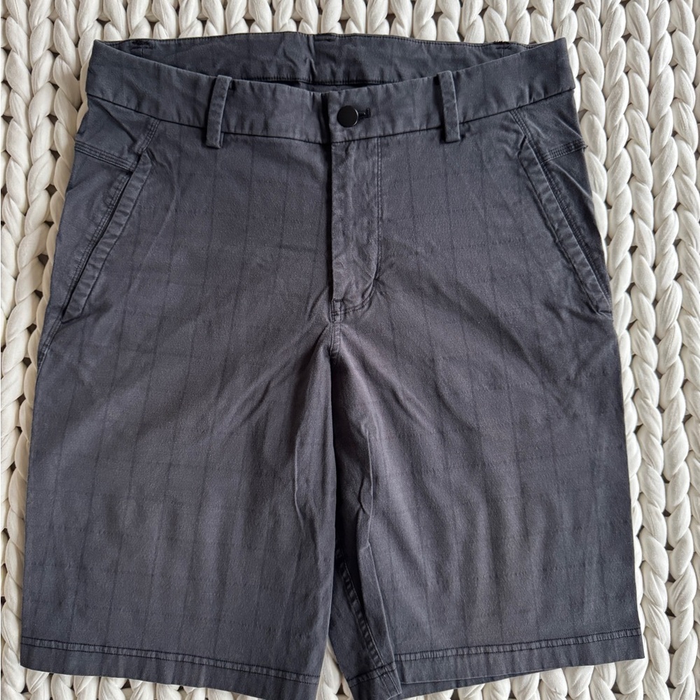 Lululemon Kahuna 2.0 Shorts 10" Plaid Print Flat Front
Performance